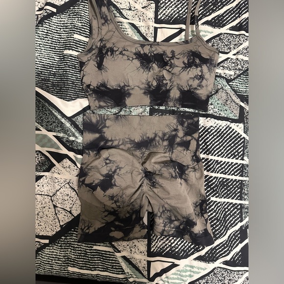 Gym suite for girls and woman. - Picture 2 of 2